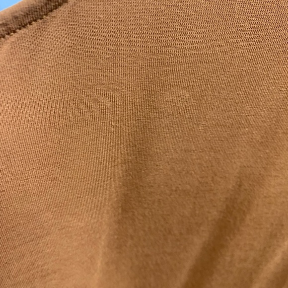 Zenana Outfitters Warm Rust/Brown Tee - Picture 5 of 5